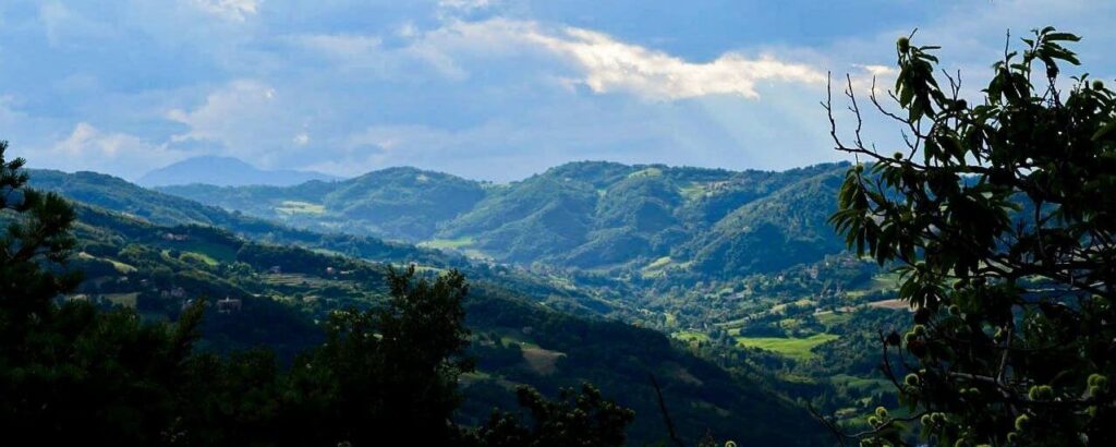 foto di panorama dell'Appennino modenese